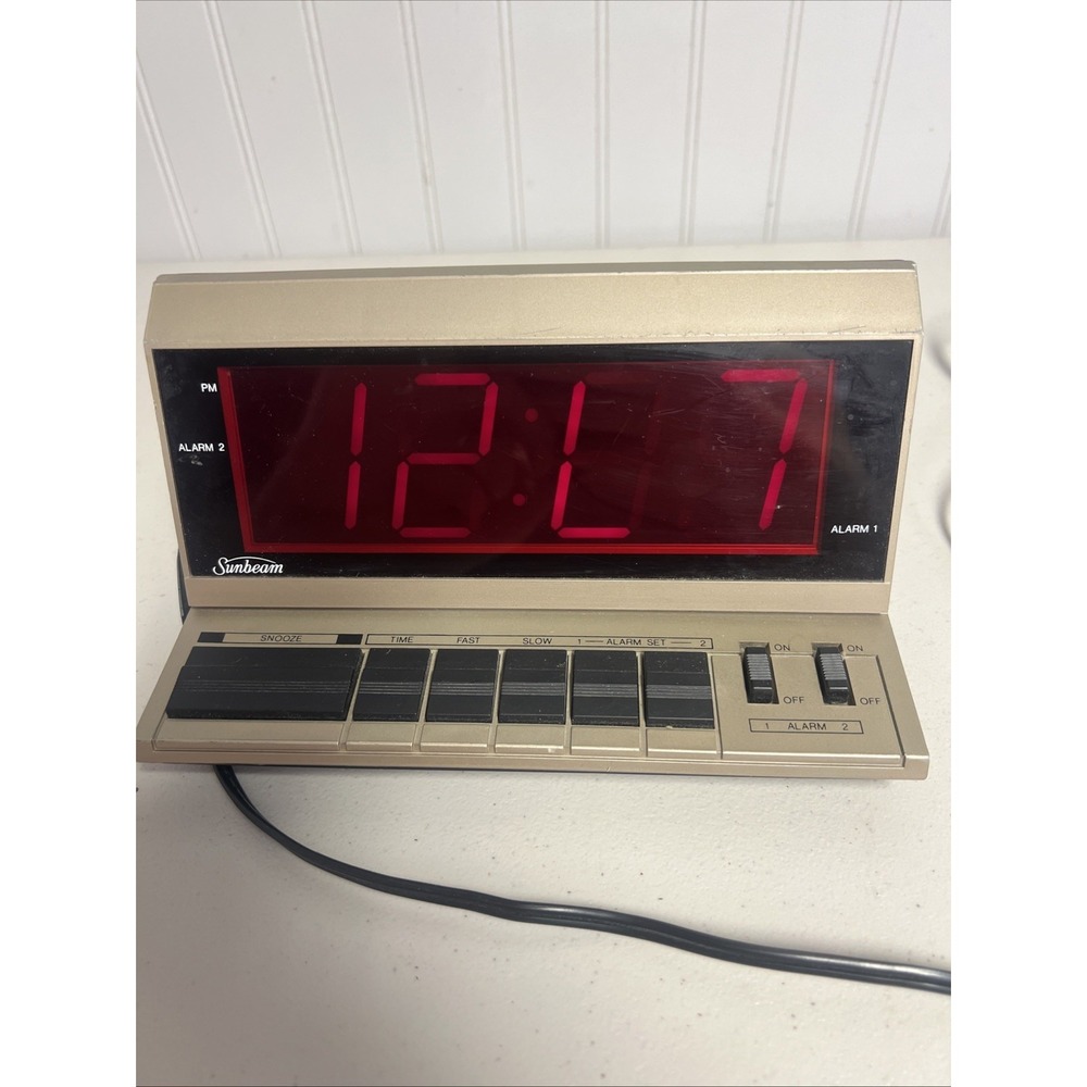 Sunbeam Digital LED Alarm Clock 887-35 model WE38